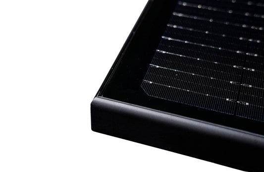 Plug & play zonnepanelen set van 840 Wp met micro-omvormer – kant-en-klaar systeem om zelf te installeren en direct energie te besparen.